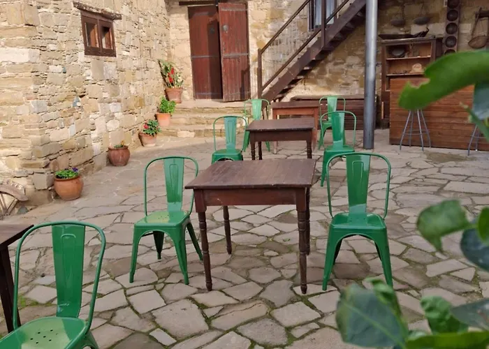 Teacher\'S House